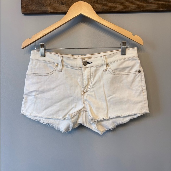 Roxy Pants - Roxy Low Rise Frayed Hem White Jean Shorts size 27